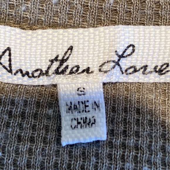 🎉 NEW 🎉 ANOTHER LOVE UNIQUE KEY HOLE TOP‼️ - Picture 11 of 12